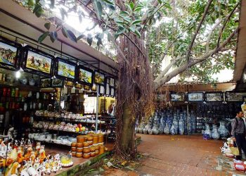 chợ gốm Bát Tràng