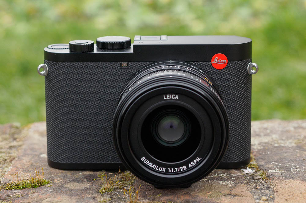 máy ảnh du lịch Leica Q2