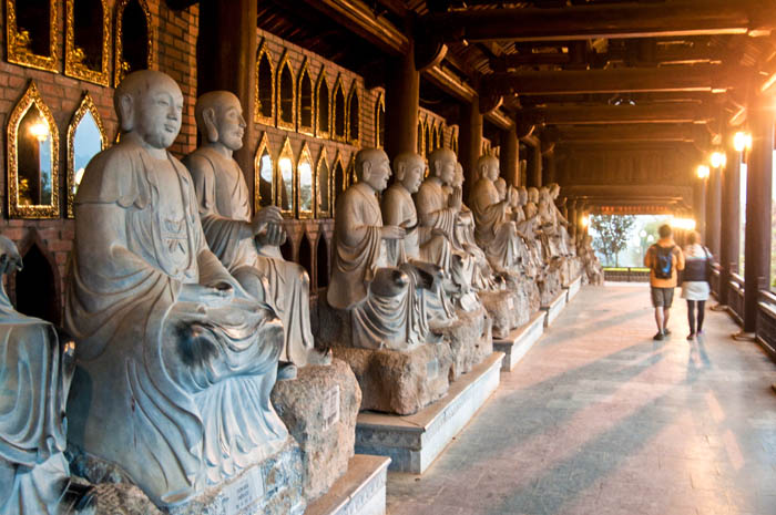 Hành lang La Hán chùa bái đính ninh bình 