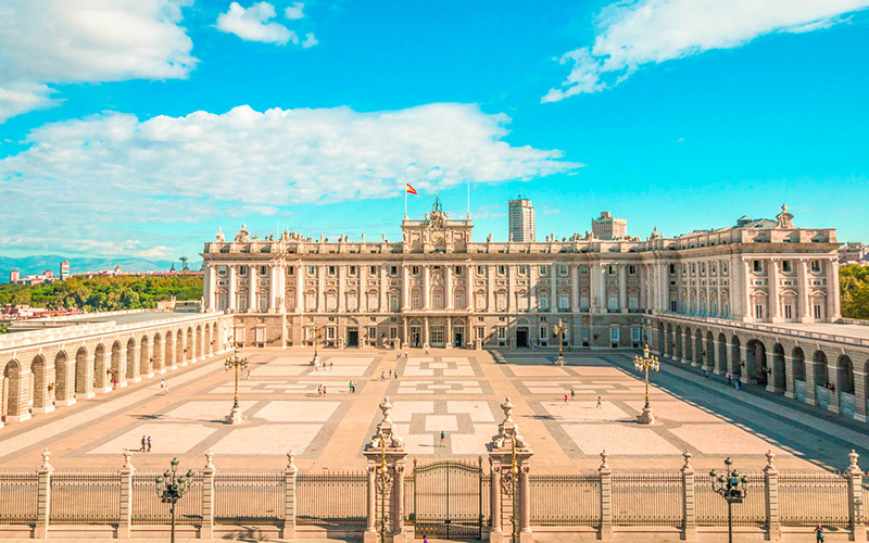 Cung điện Hoàng gia Madrid Tây Ban Nha