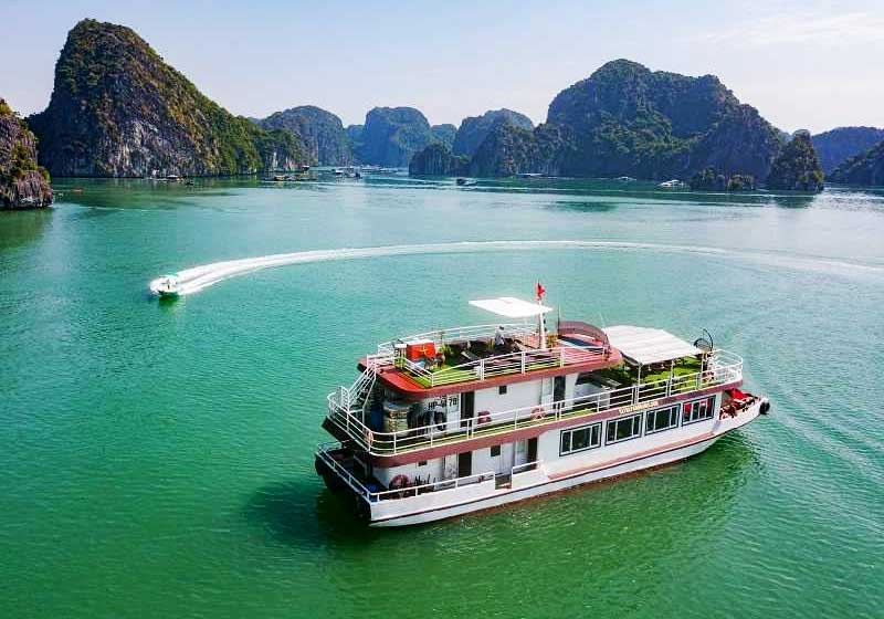 Lan Ha bay cruise