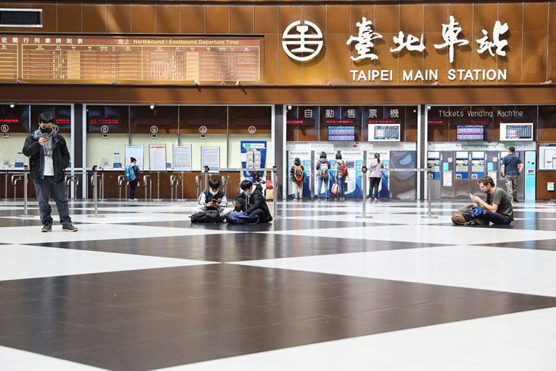 Bên trong Taipei Main Station