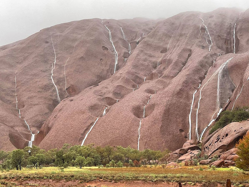 The rare sight of waterfalls on Uluru 
