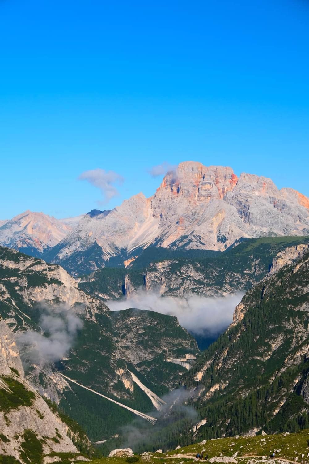 Dolomites - Dãy núi màu trăng bạc