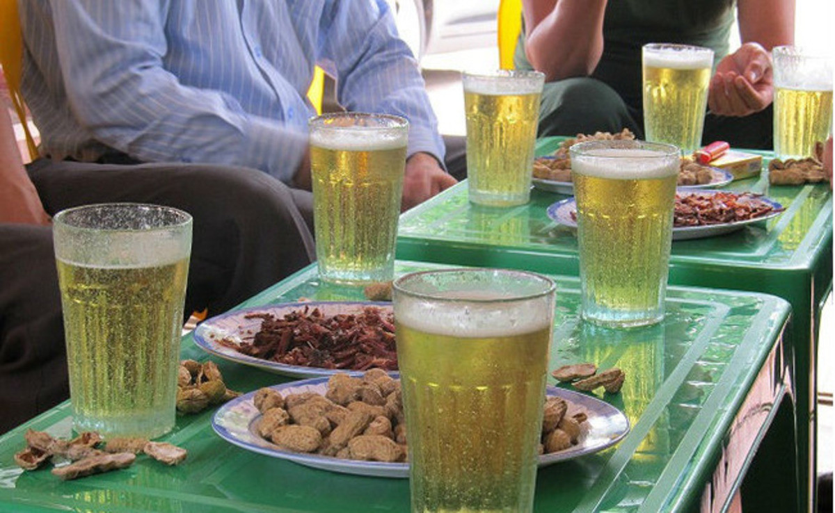 The iconic draft beer glass from the pavements of Hanoi. 