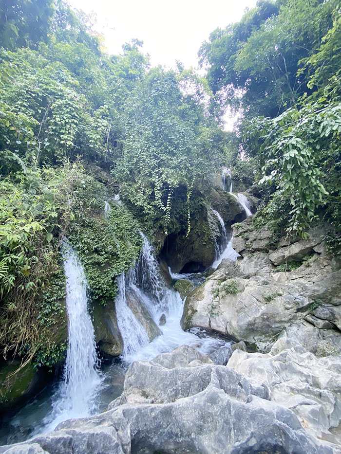 thác Nặm Chắn Lâm Thượng Yên Bái
