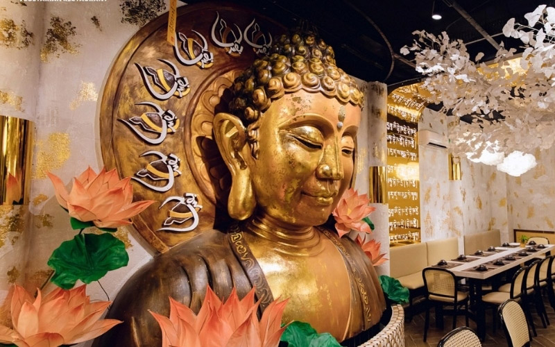 The space of the Phật Dược Sư (Medicine Buddha) was designed at Chay Tuệ