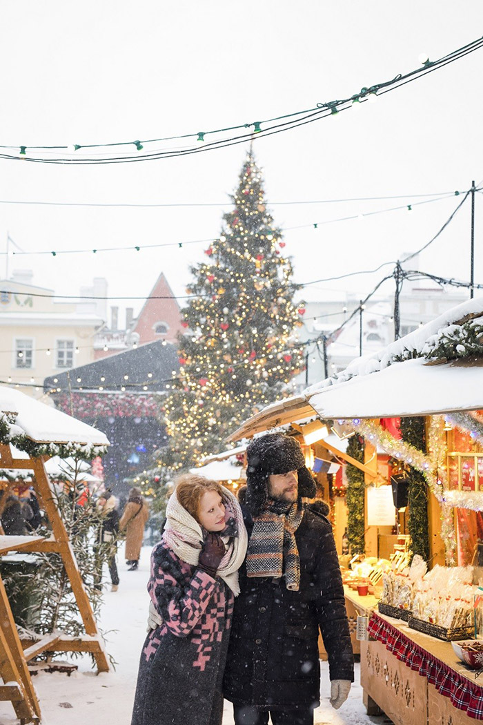 Tallinn Christmas market in the snow, are you moved yet?