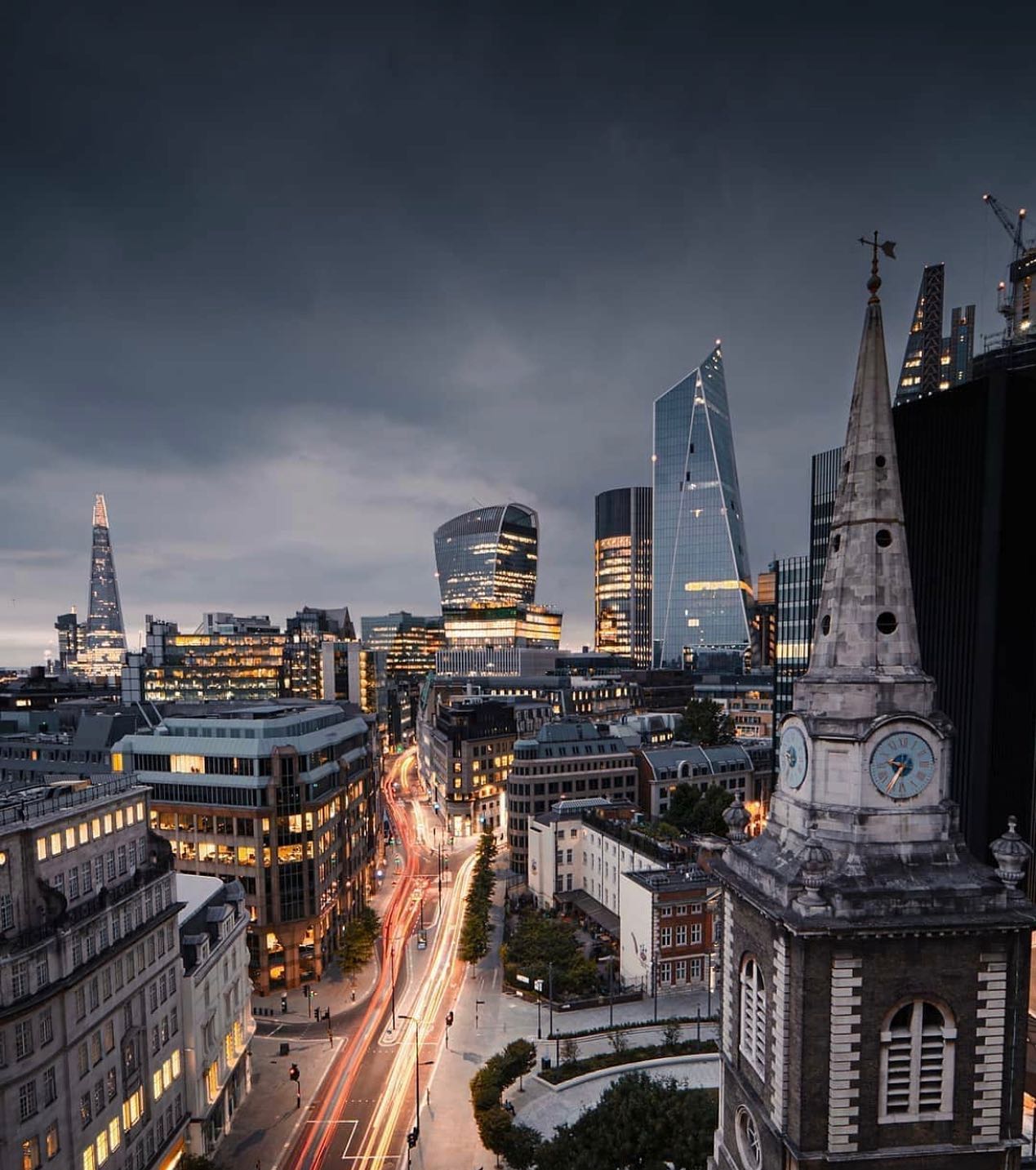 The best romantic outdoor bars in London for stunning night views!
