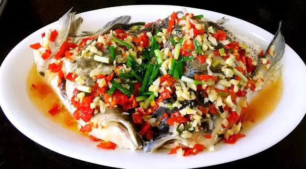 Minced Pepper Fish Head in China