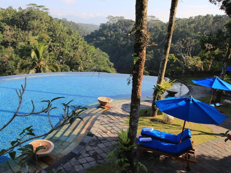 In the heart of the jungle, exuding peace and tranquillity, is the picturesque Puri Wulandari - A Boutique Resort & Spa. 