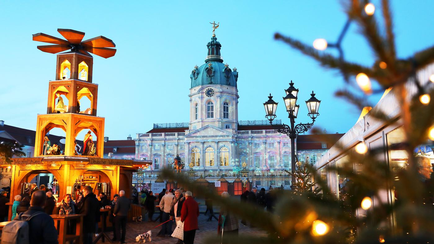 Christmas market at Charlottenburg Palace