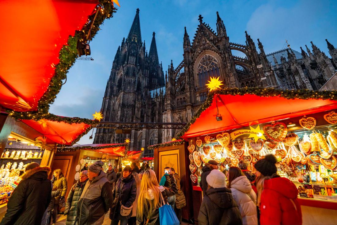 Christmas market at Cologne Cathedral